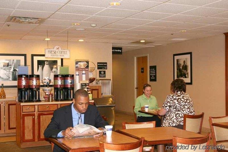 Baymont By Wyndham Southfield/Detroit Hotel Restaurant photo